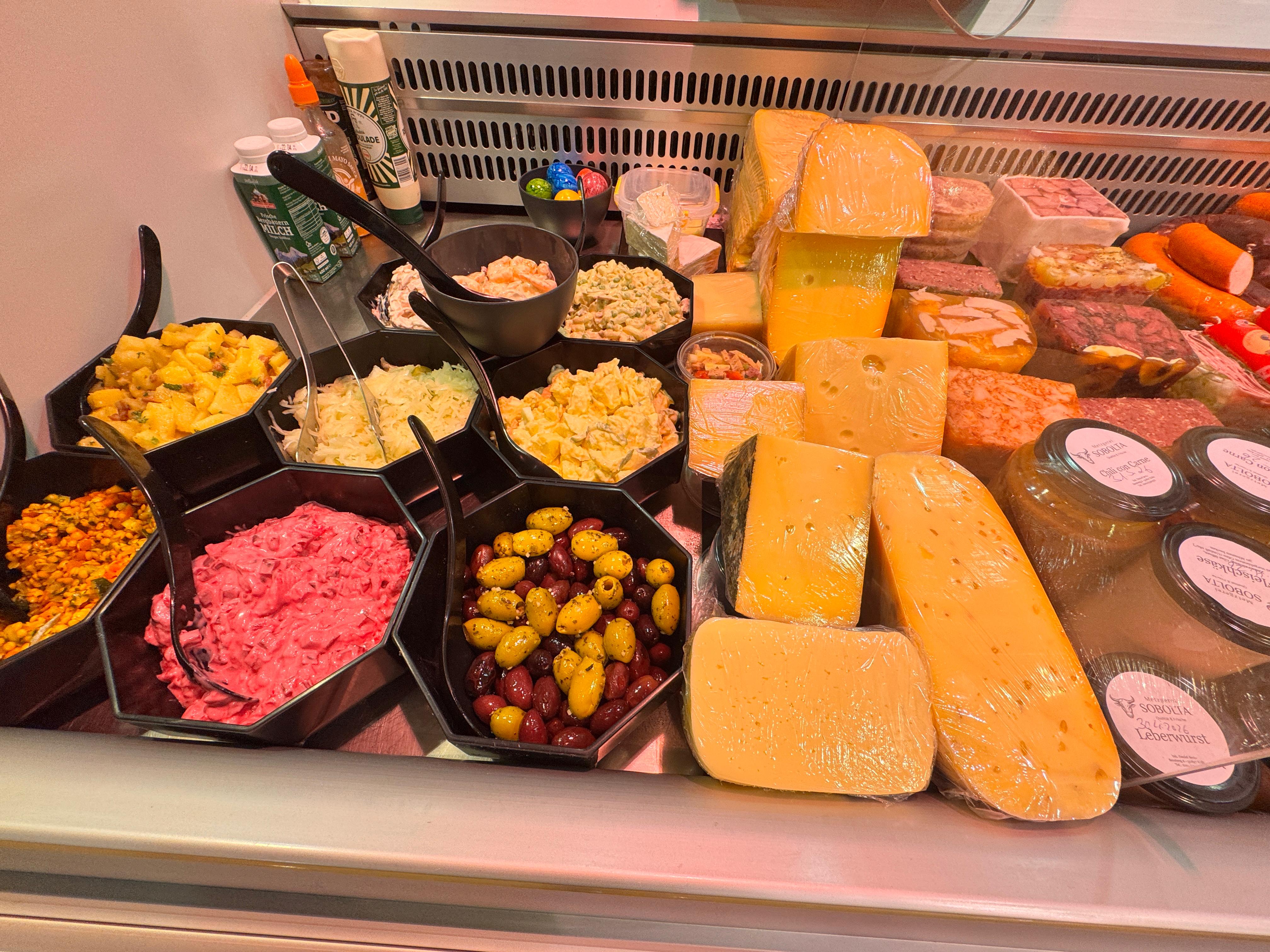 Salate und Kaese